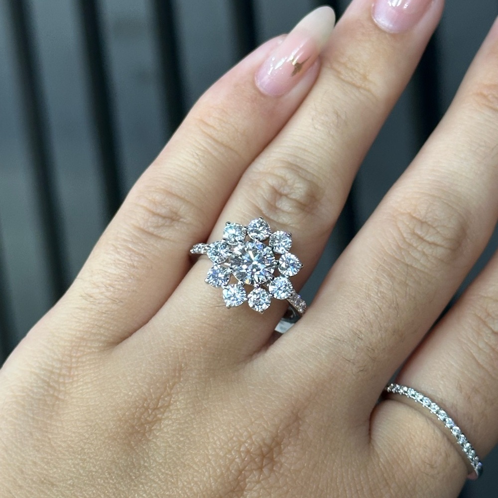 Elegant White Gold Diamond Ring